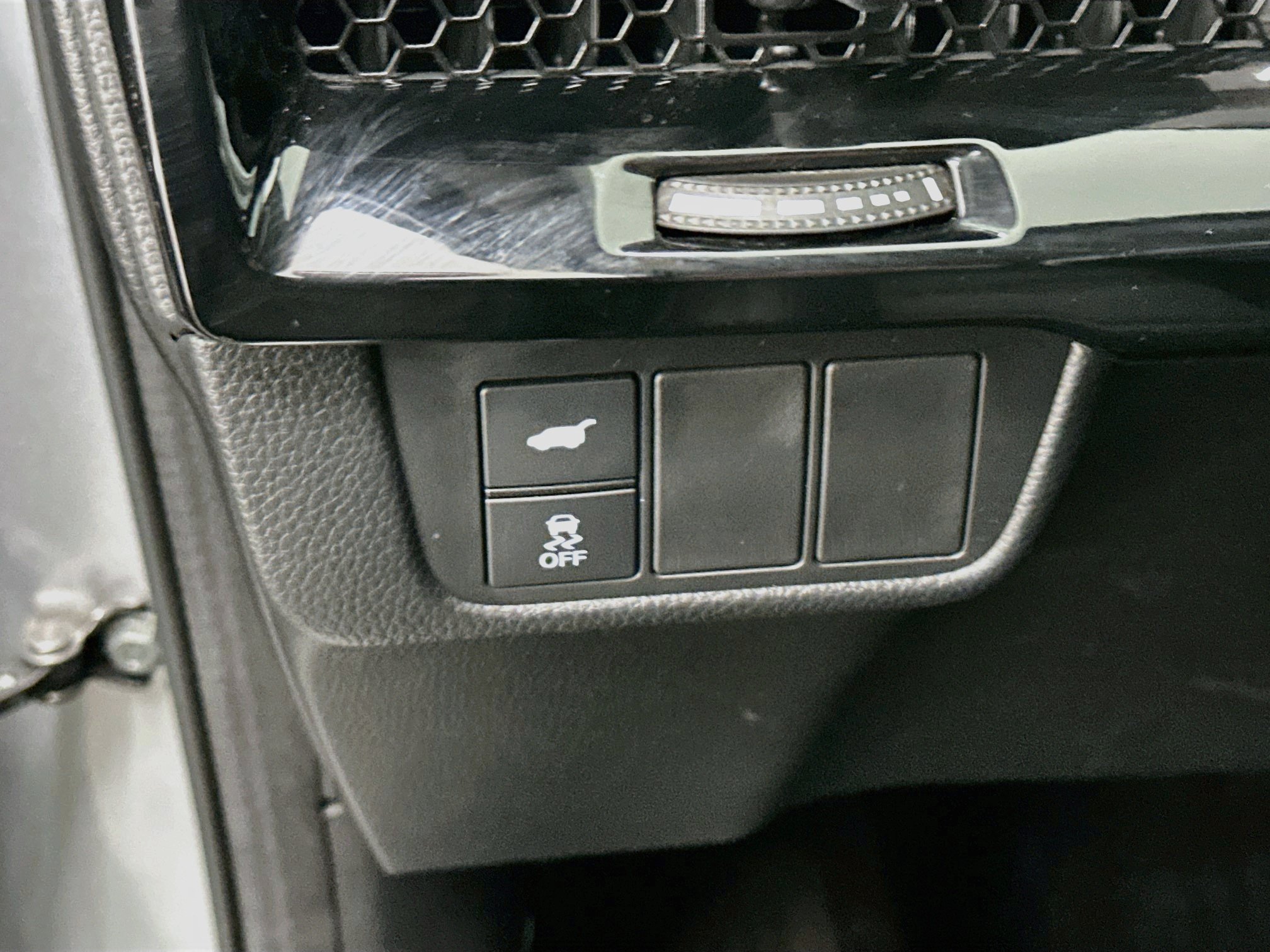Used 2025 Honda CR-V EX-L image 17
