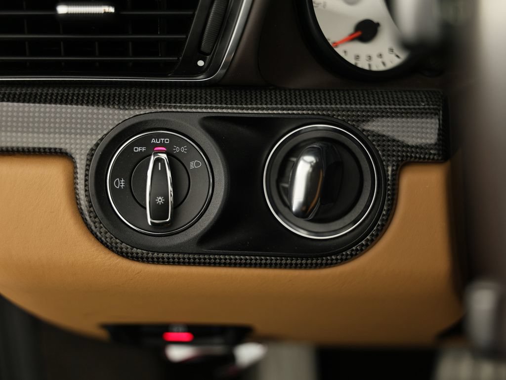 Certified 2019 Porsche 911 Turbo S AWD/4WD image 32