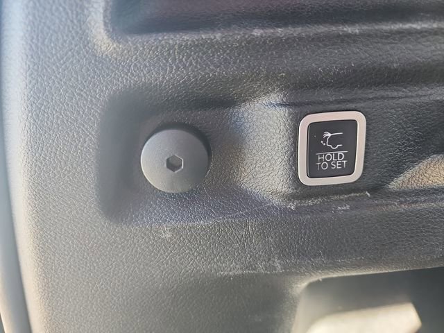 Used 2022 Jeep Grand Cherokee L Laredo image 16