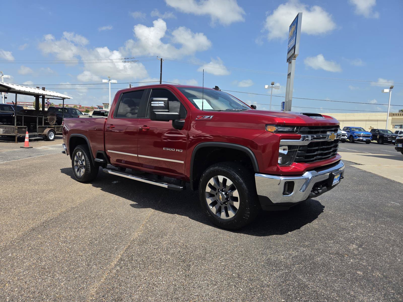 Used 2024 Chevrolet Silverado 2500 LT AWD/4WD image 7