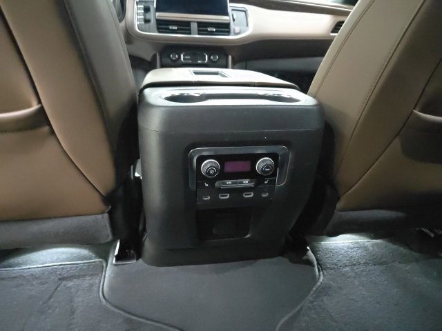 Used 2024 Chevrolet Suburban High Country image 14
