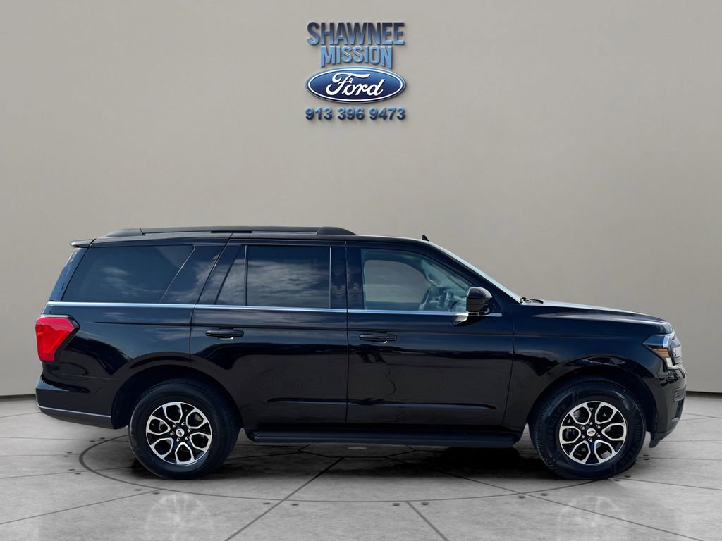 Used 2024 Ford Expedition XLT image 4