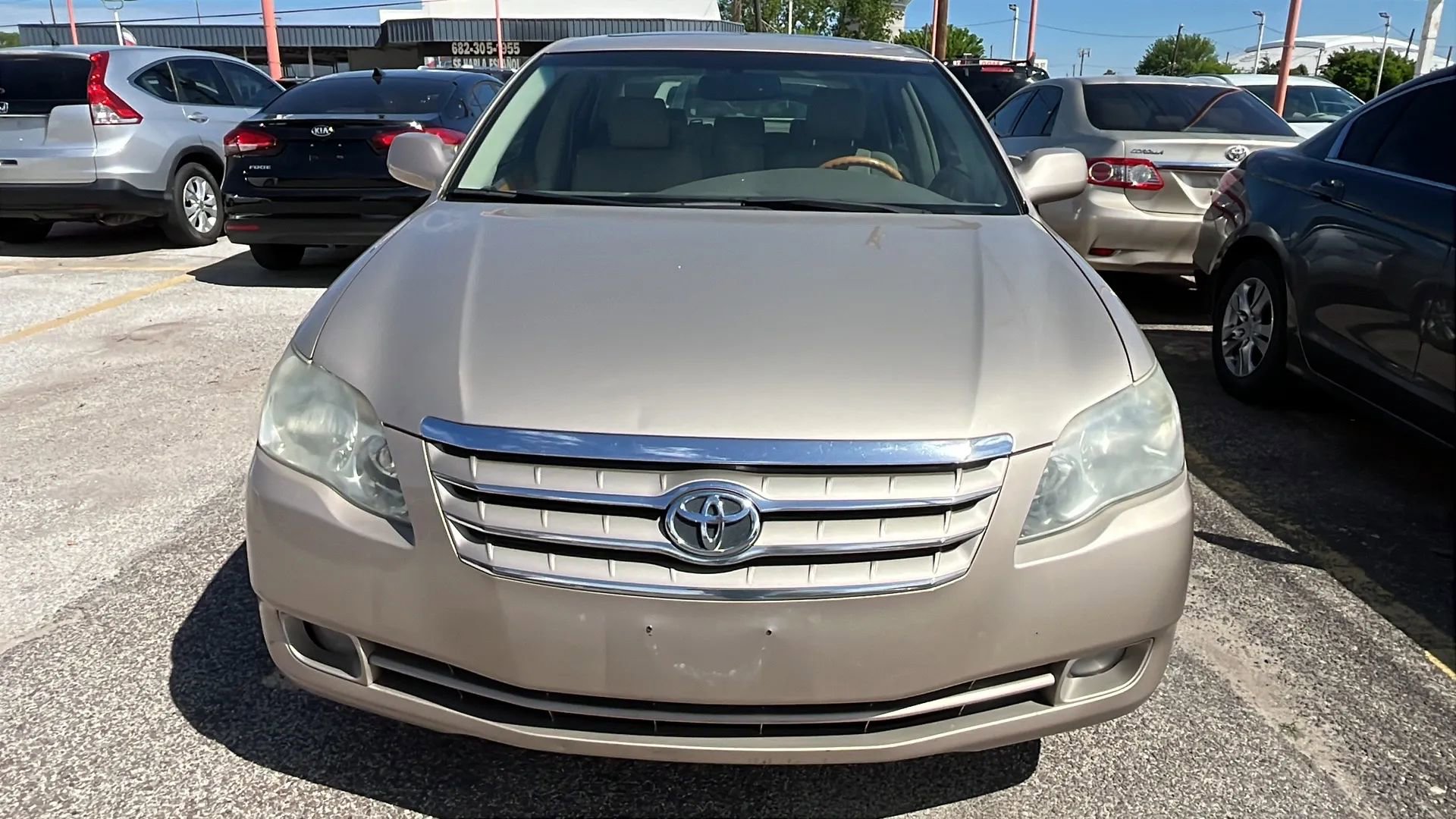 Used 2005 Toyota Avalon Limited image 2