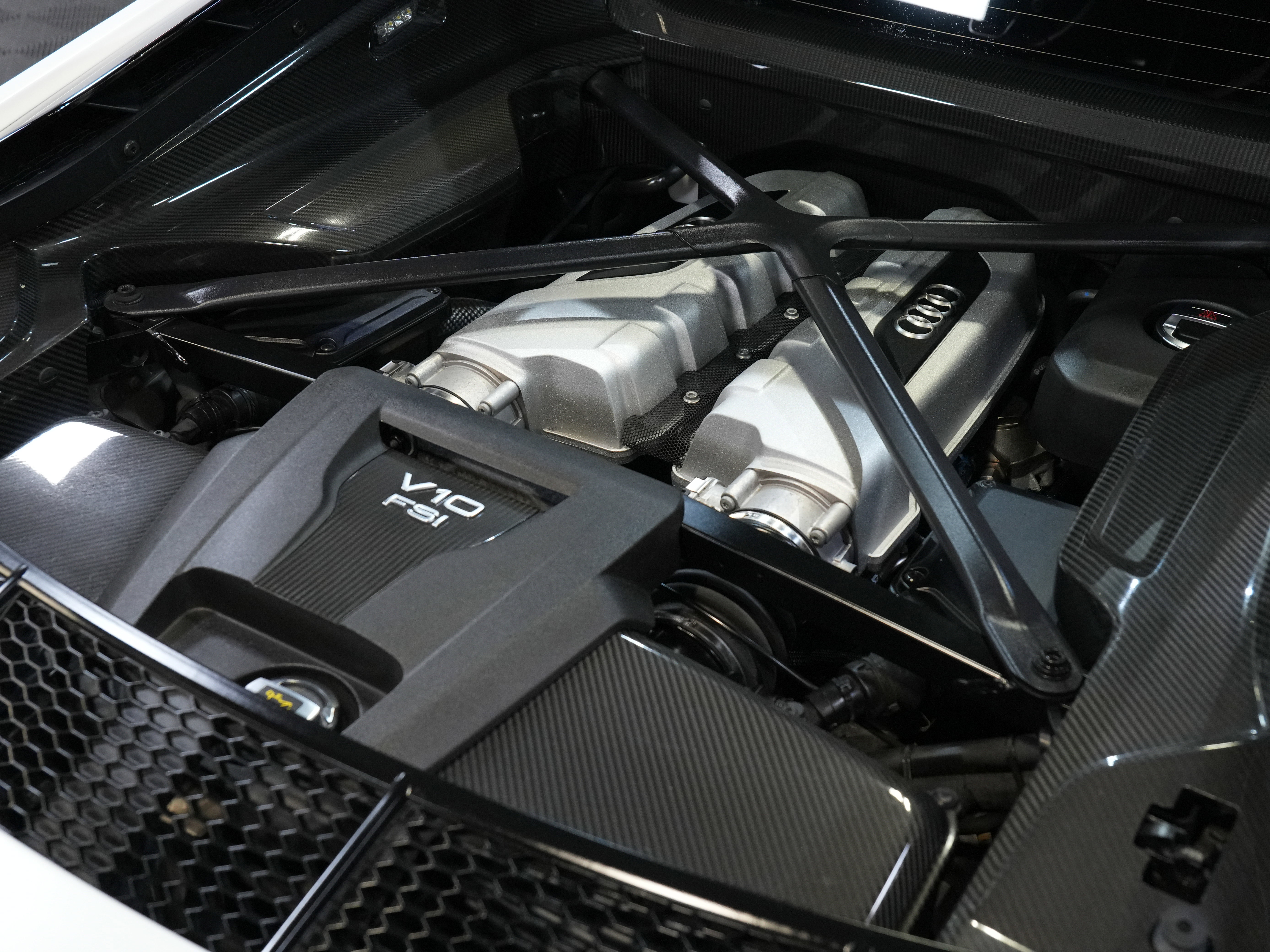 Used 2018 Audi R8 V10 plus image 43