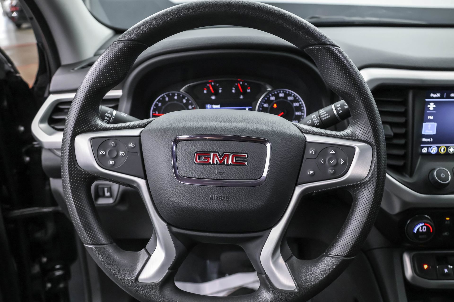 Used 2023 GMC Acadia SLE w/ Driver Convenience Package image 29