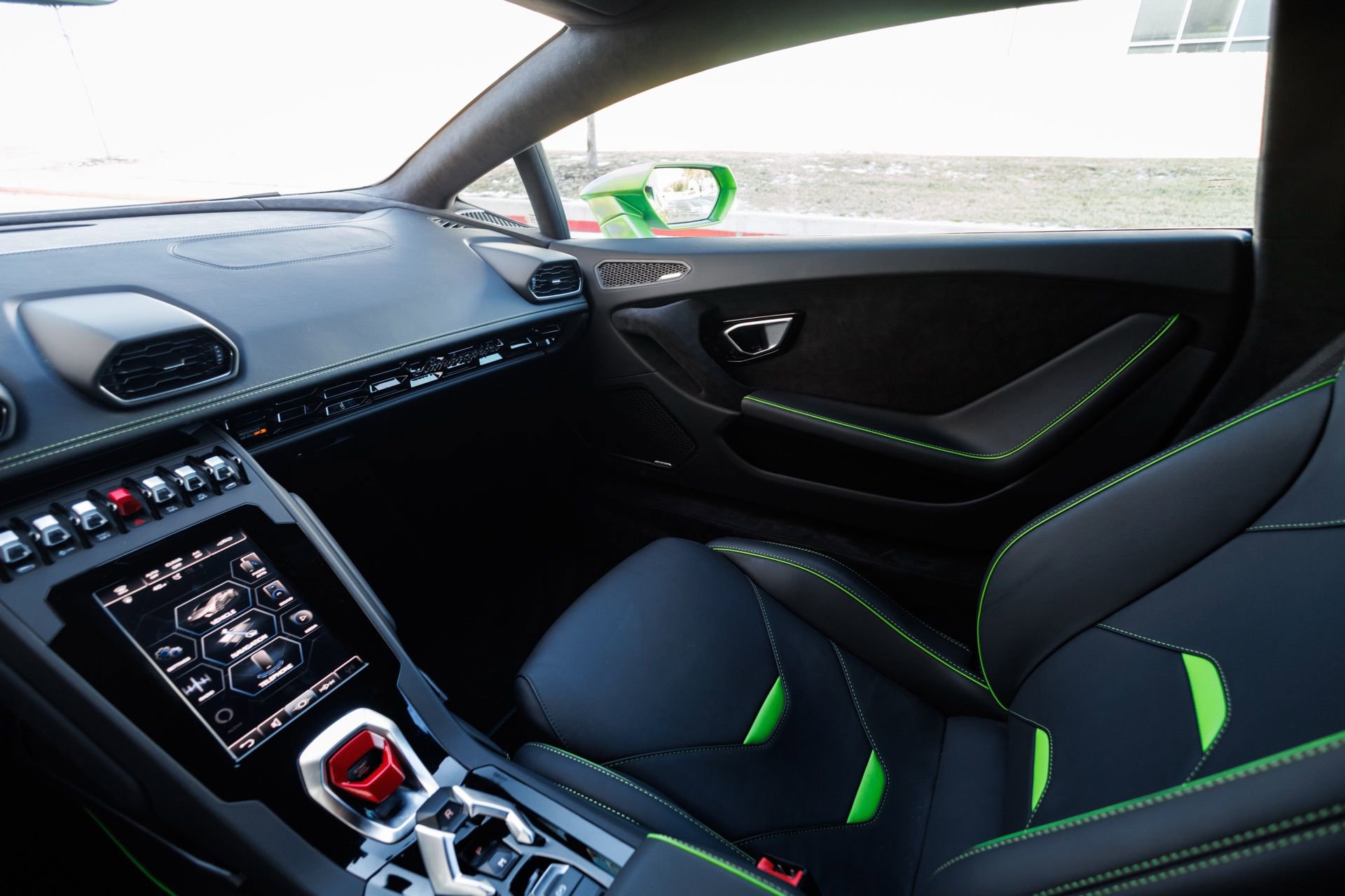 Used 2023 Lamborghini Huracan Tecnica image 36