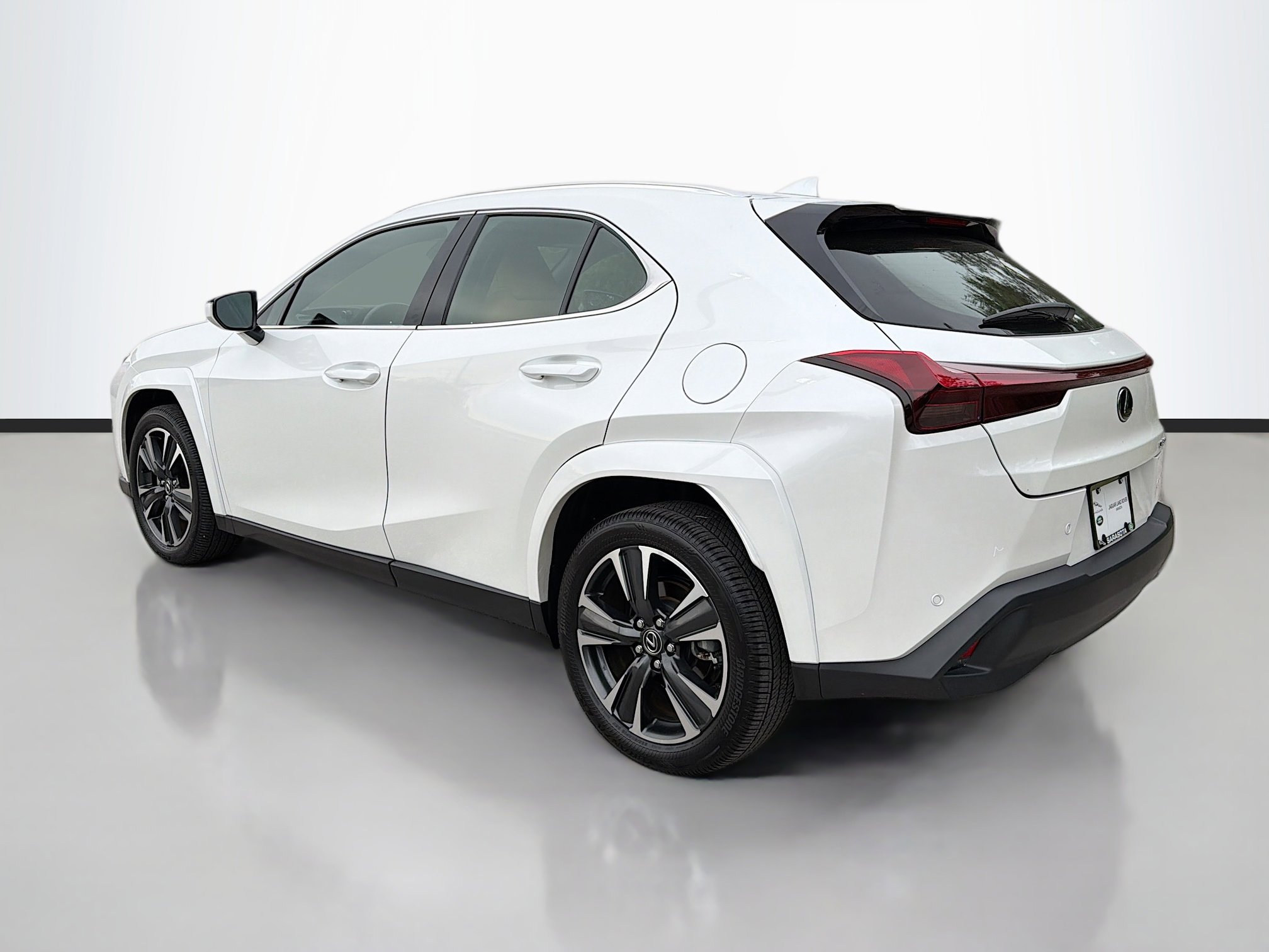 Used 2025 Lexus UX 300h FWD image 3