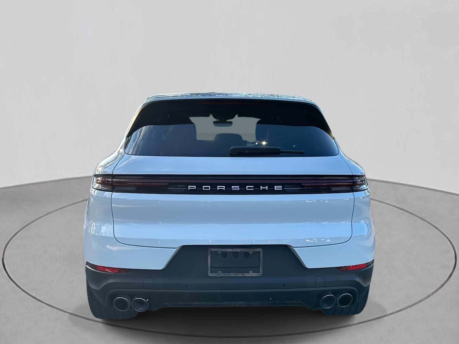 Used 2024 Porsche Cayenne image 4