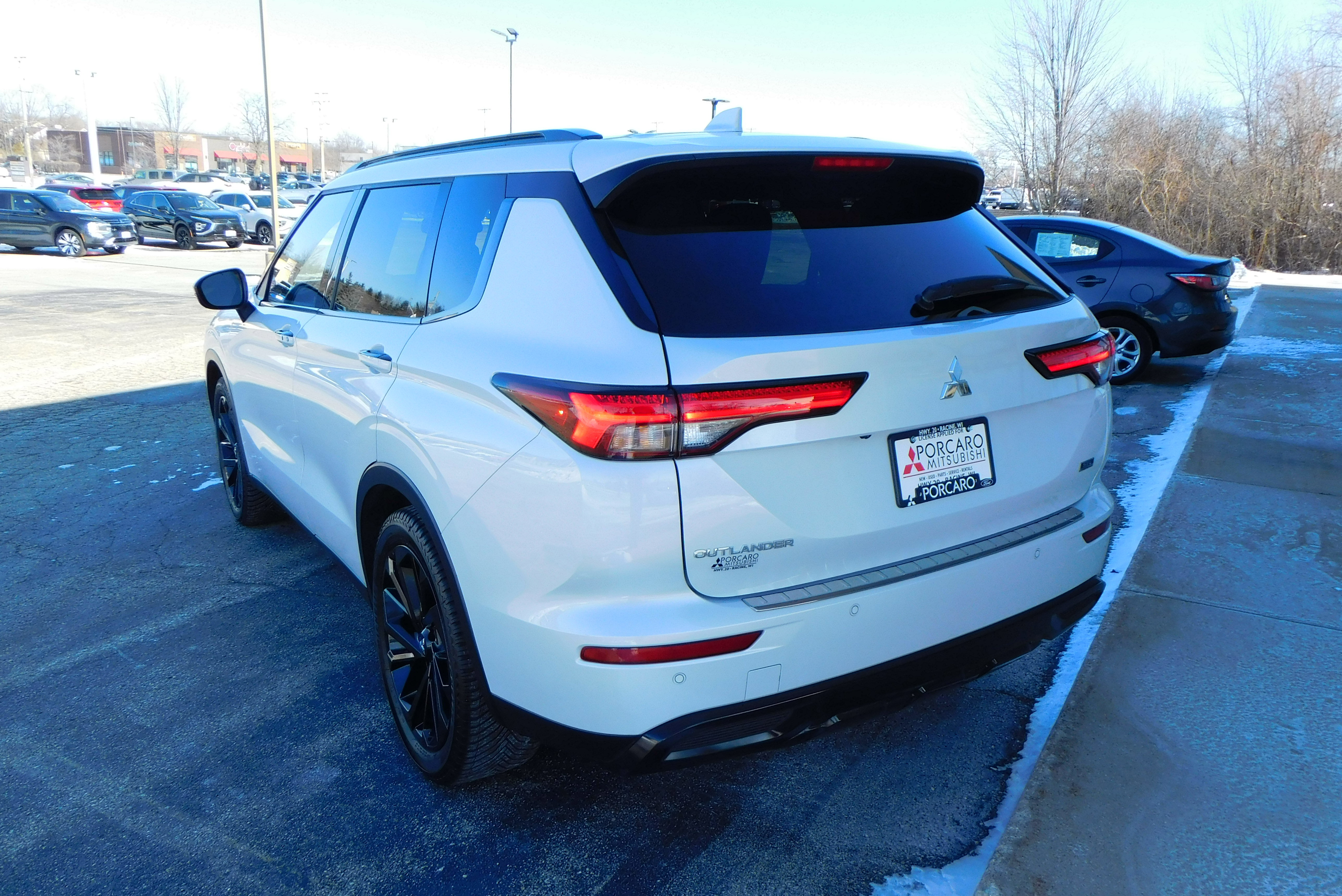 Used 2024 Mitsubishi Outlander SEL image 3