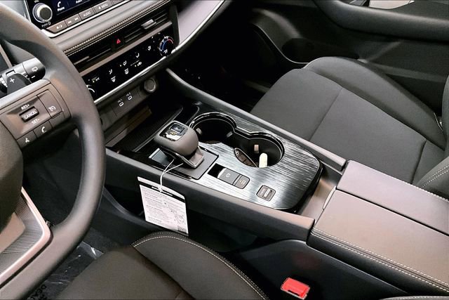 New 2025 Nissan Rogue S image 9