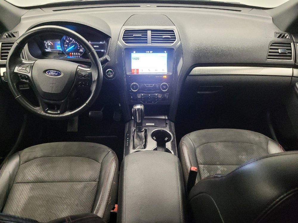 Used 2018 Ford Explorer XLT w/ Equipment Group 202A FWD image 22