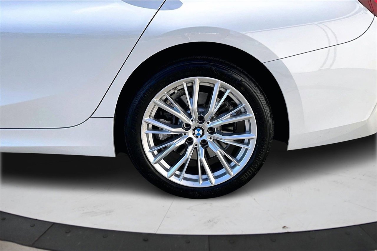 Used 2024 BMW 330i xDrive Sedan w/ Convenience Package image 35