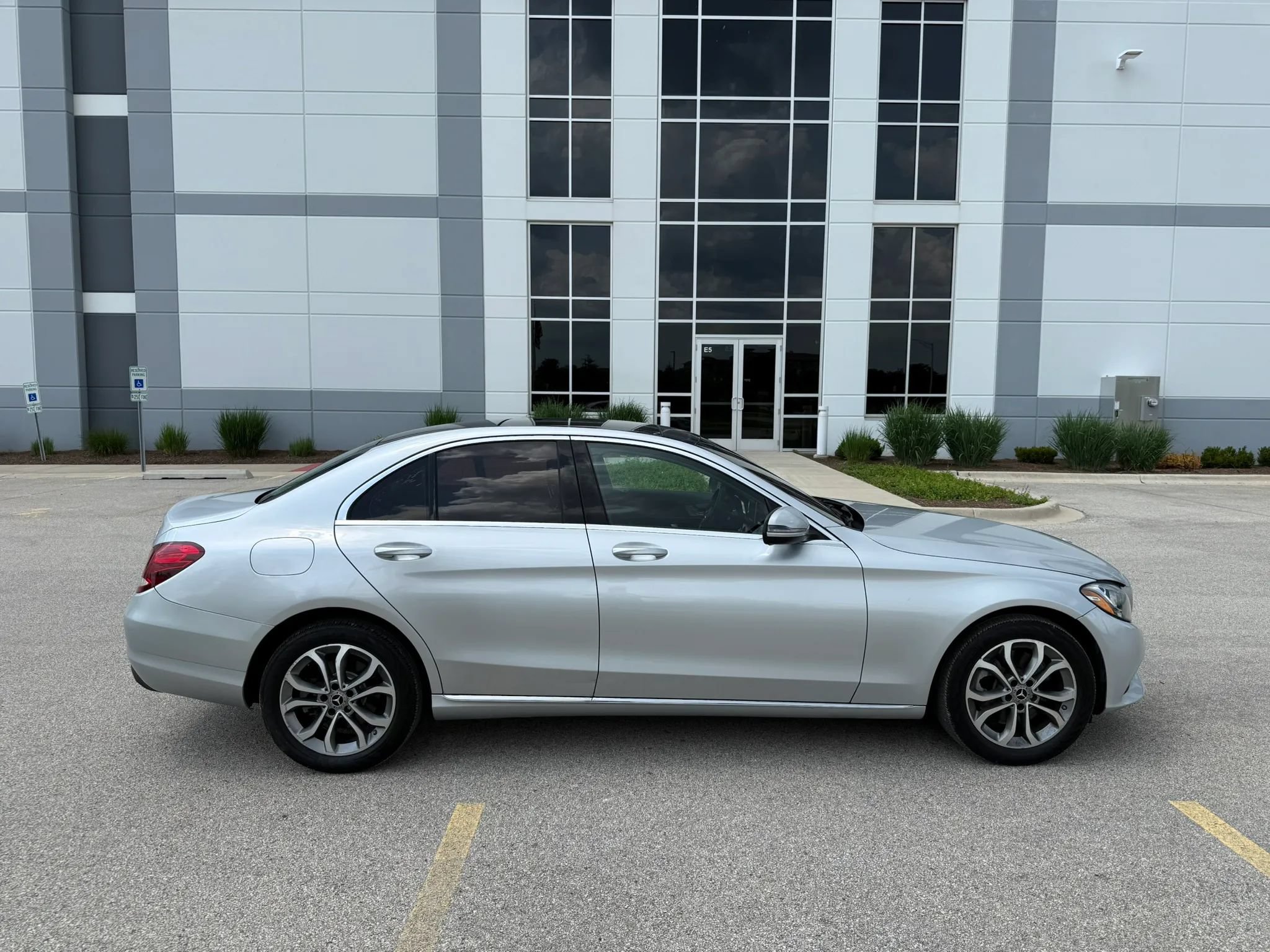 Used 2018 Mercedes-Benz C 300 4MATIC Sedan image 6