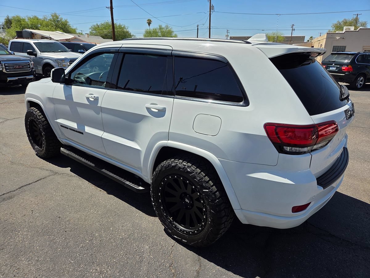 Used 2018 Jeep Grand Cherokee Altitude RWD image 18