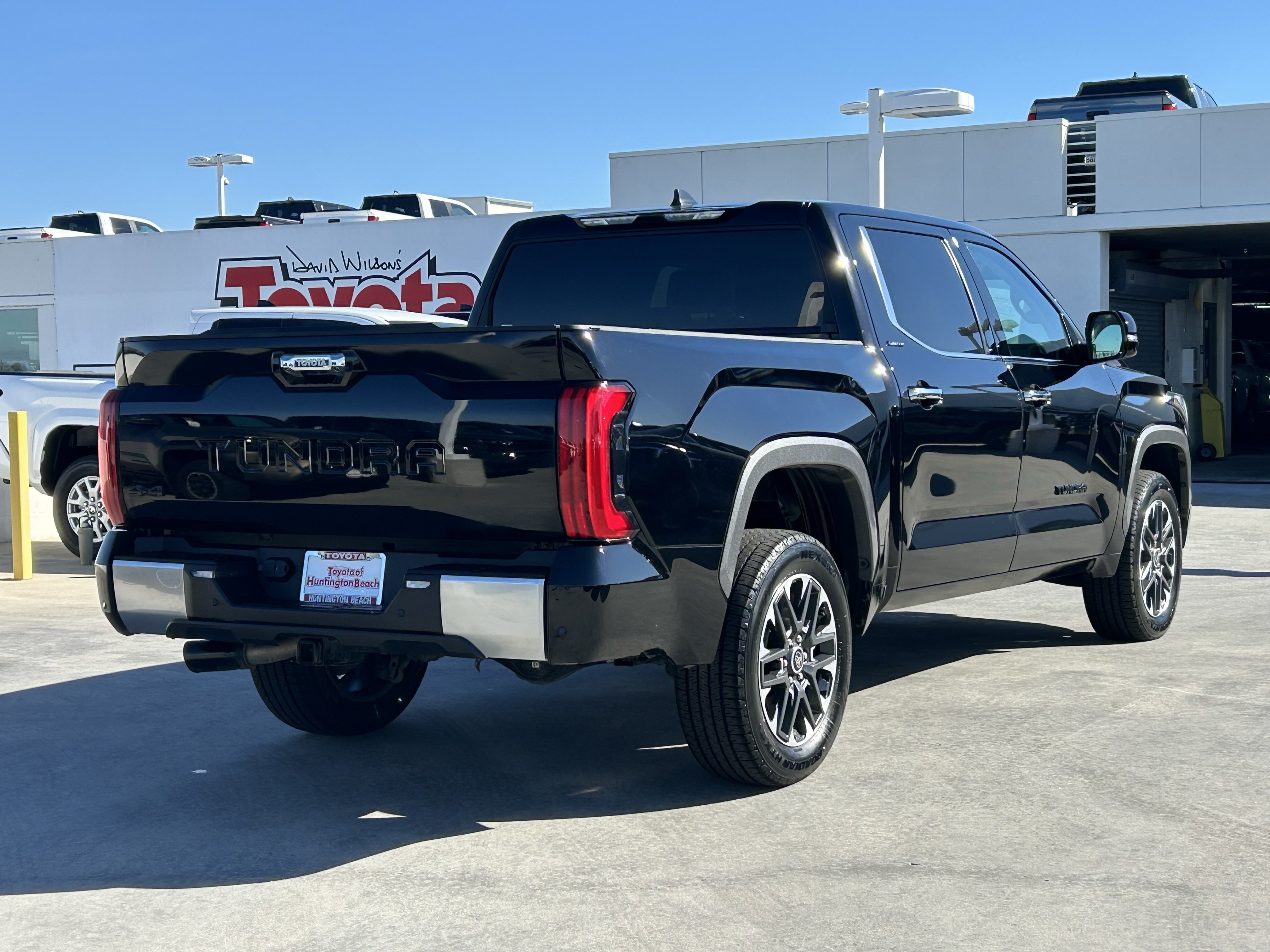 Used 2024 Toyota Tundra Limited AWD/4WD image 3
