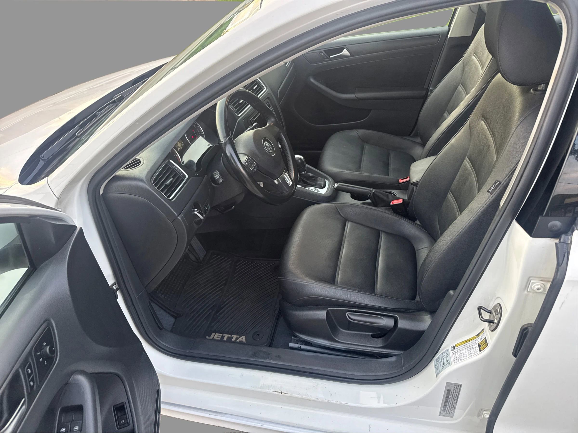 Used 2012 Volkswagen Jetta SE FWD image 10