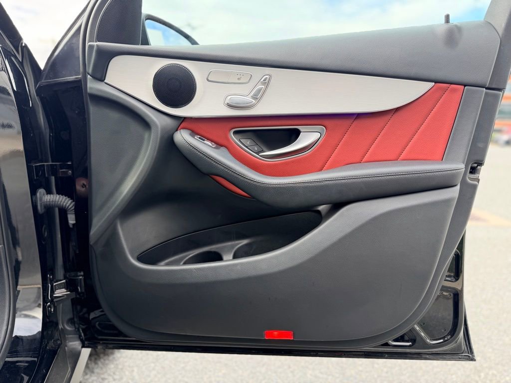 Used 2022 Mercedes-Benz GLC 300 4MATIC image 24