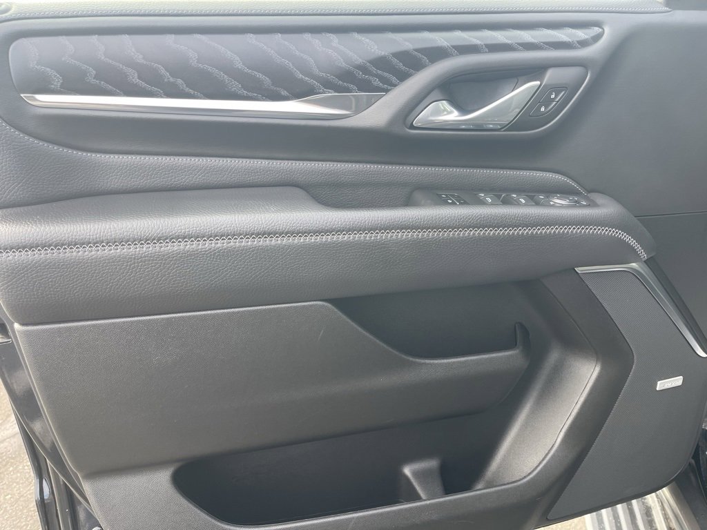 Used 2023 GMC Yukon Denali w/ Denali Reserve Package image 13