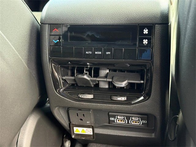 New 2025 Jeep Grand Cherokee L Altitude image 19