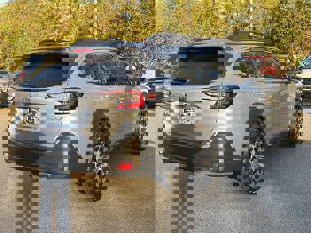 Certified 2025 Subaru Outback Premium w/ Popular Package #1 AWD/4WD image 3