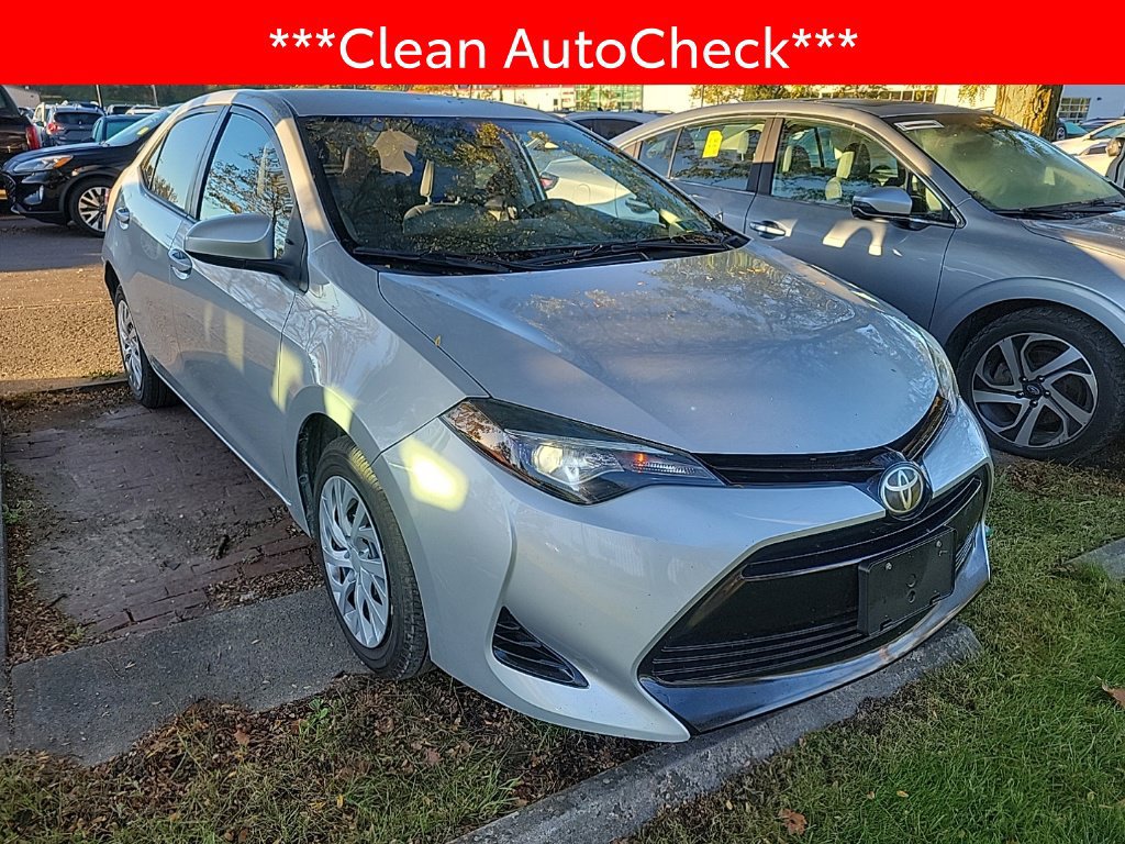 Used 2017 Toyota Corolla LE FWD image 3