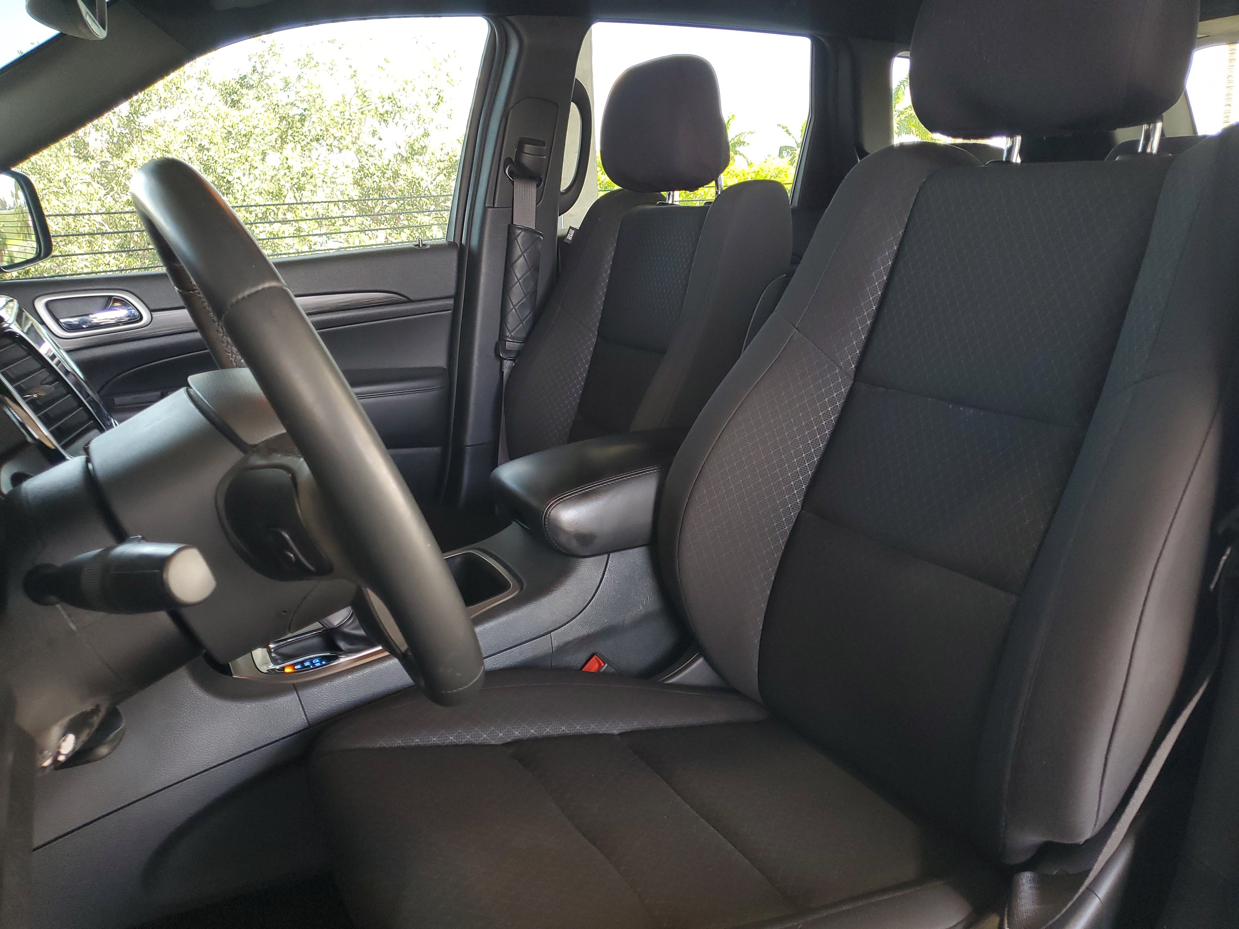 Certified 2022 Jeep Grand Cherokee Laredo E AWD/4WD image 19