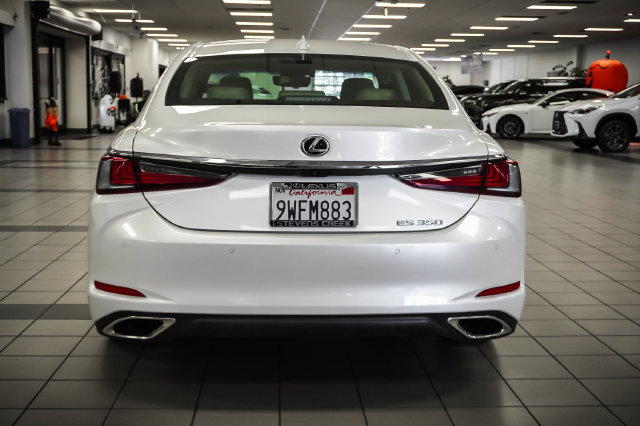 Certified 2025 Lexus ES 350 w/ Premium Package FWD image 7
