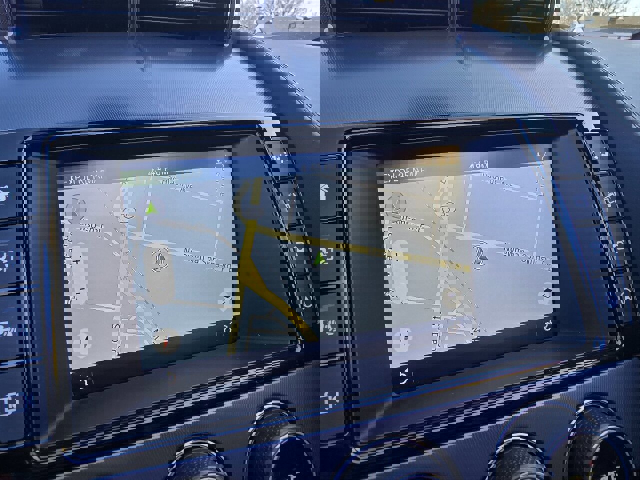 Used 2018 Jaguar F-TYPE R image 13