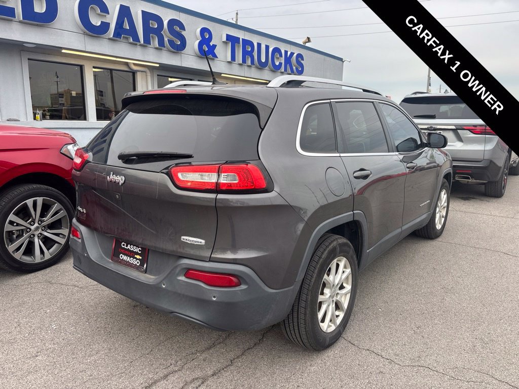 Used 2016 Jeep Cherokee Latitude w/ Safety/Convenience Group AWD/4WD image 2