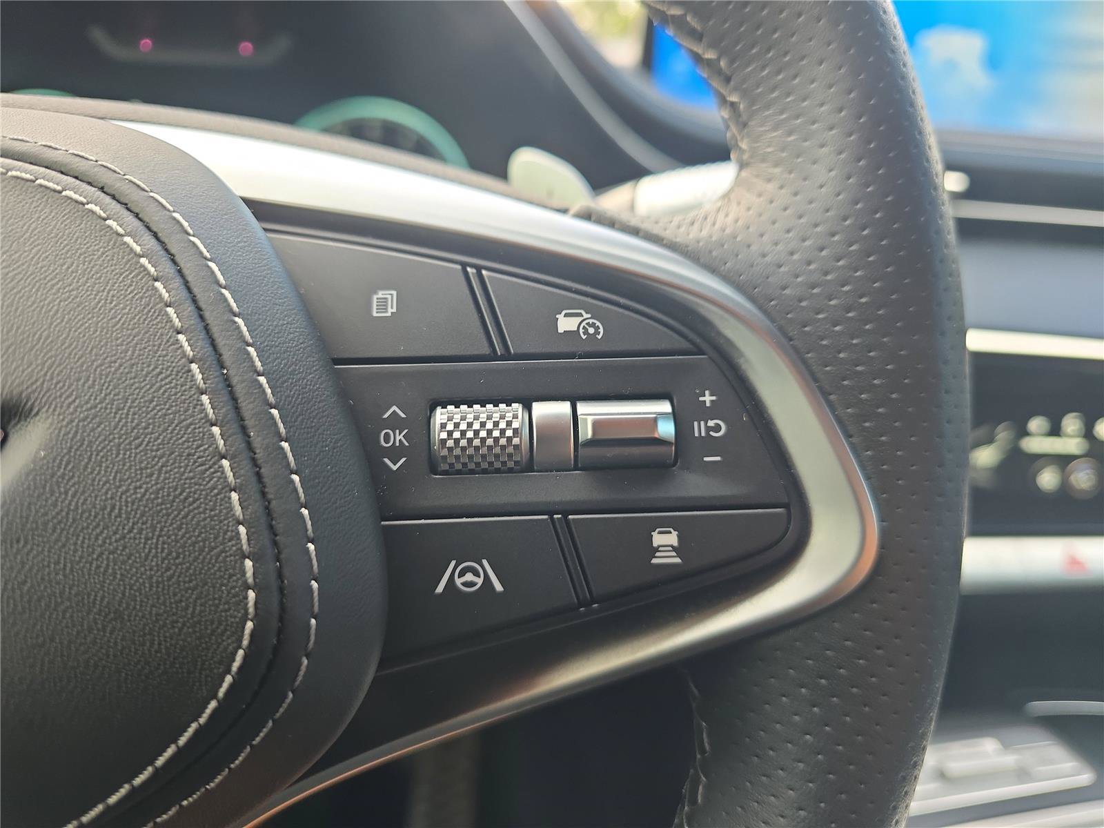 Used 2023 Genesis GV70 2.5T w/ Sport Prestige Package AWD/4WD image 23