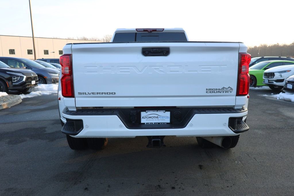 Used 2024 Chevrolet Silverado 3500 High Country w/ High Country Premium Package image 4