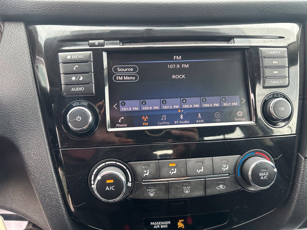 Used 2018 Nissan Rogue S AWD/4WD image 29