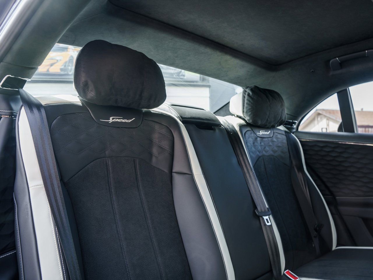 Used 2025 Bentley Flying Spur Plug-In Hybrid image 22