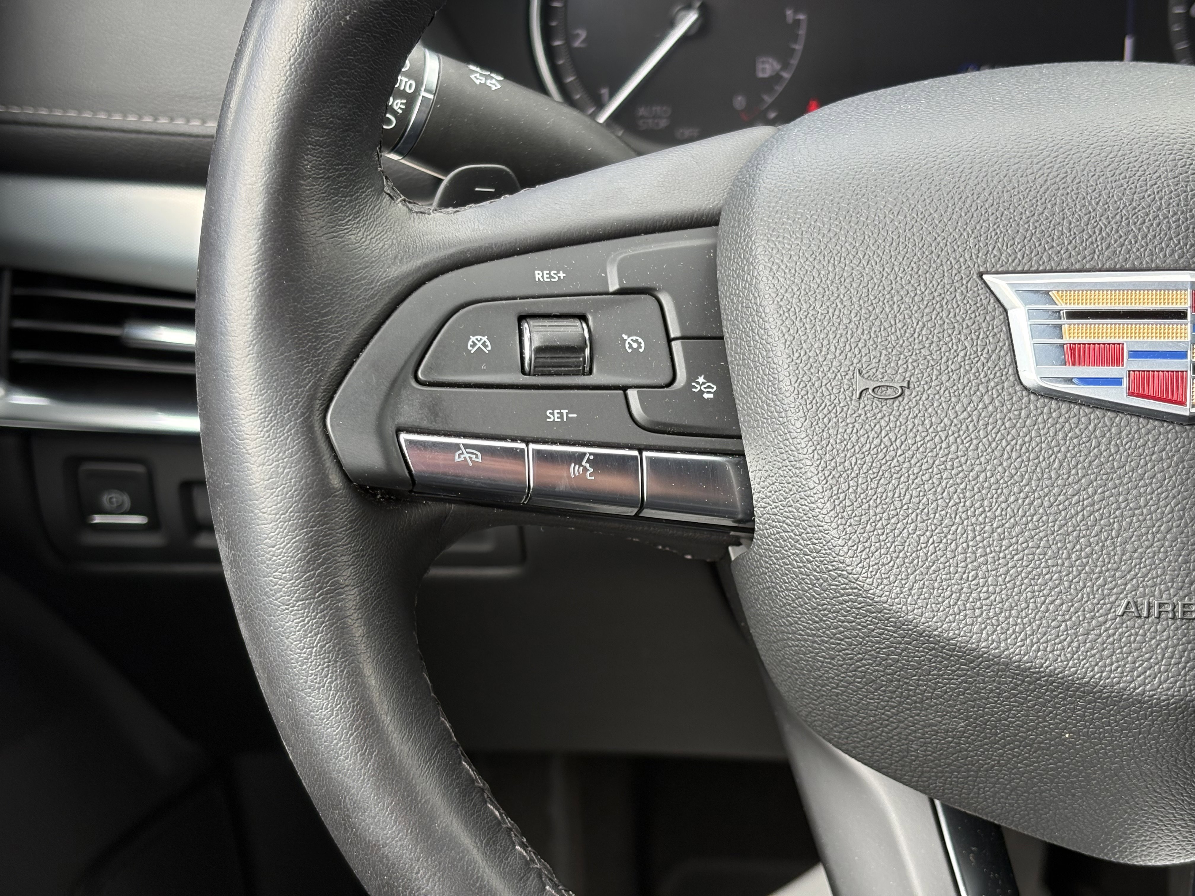 Certified 2023 Cadillac XT4 Premium Luxury image 17