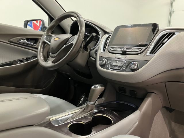 Used 2018 Chevrolet Malibu LT w/ Driver Confidence Package image 46