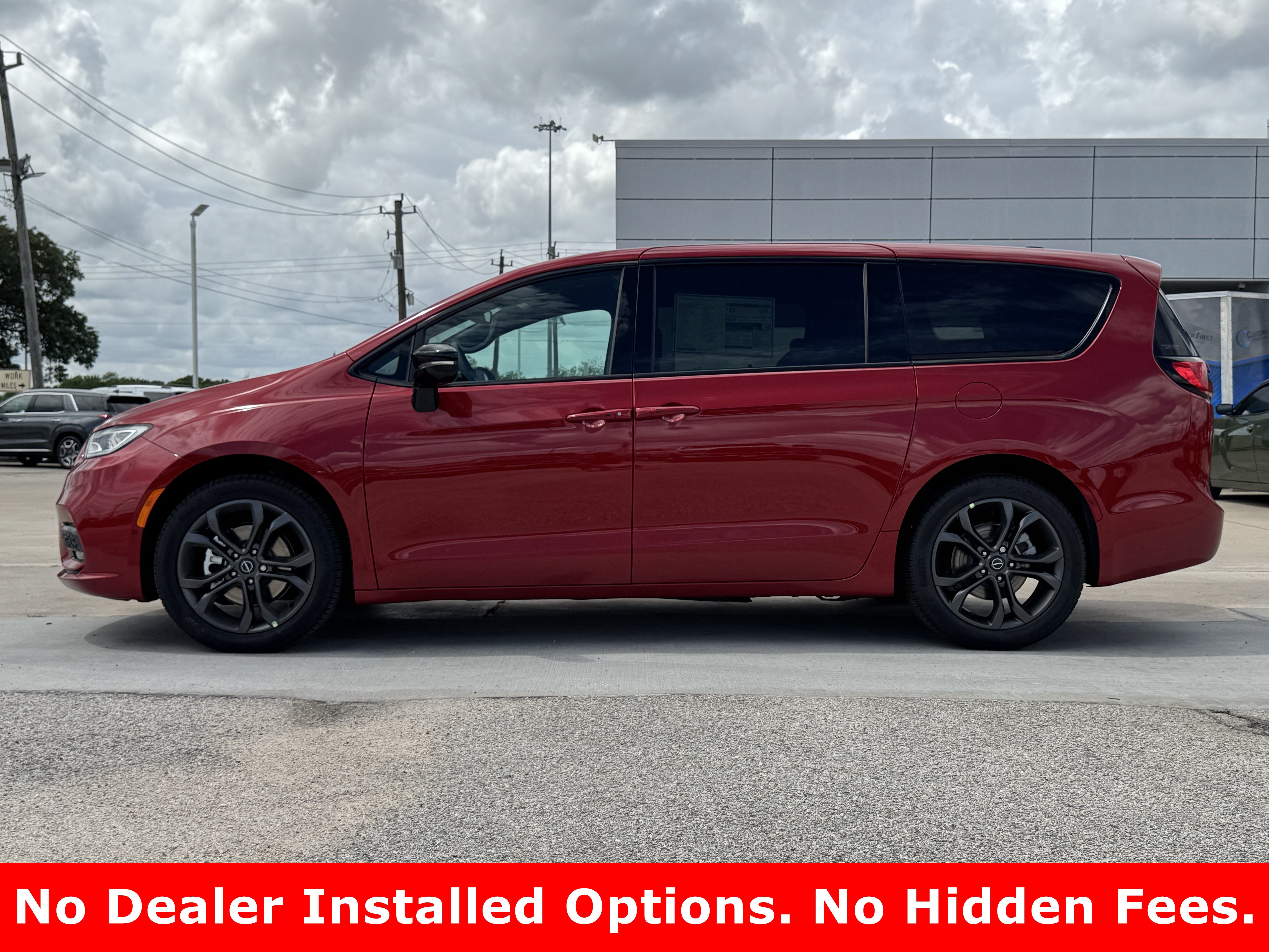 New 2026 Chrysler Pacifica Select FWD image 7