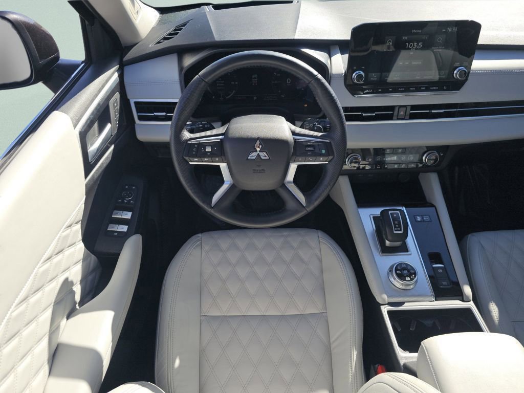 Used 2024 Mitsubishi Outlander SEL image 4