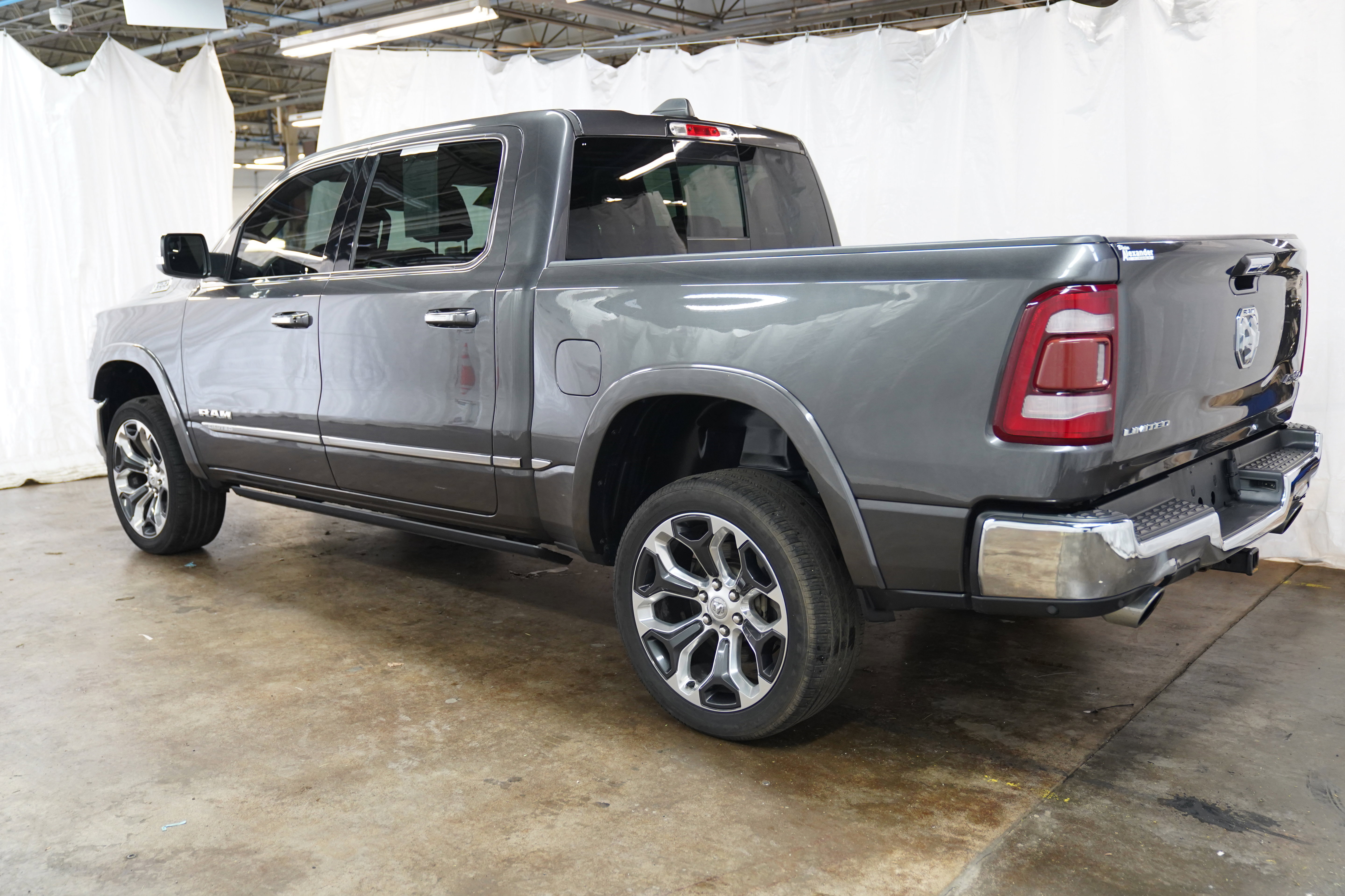 Used 2019 RAM 1500 Limited AWD/4WD image 9