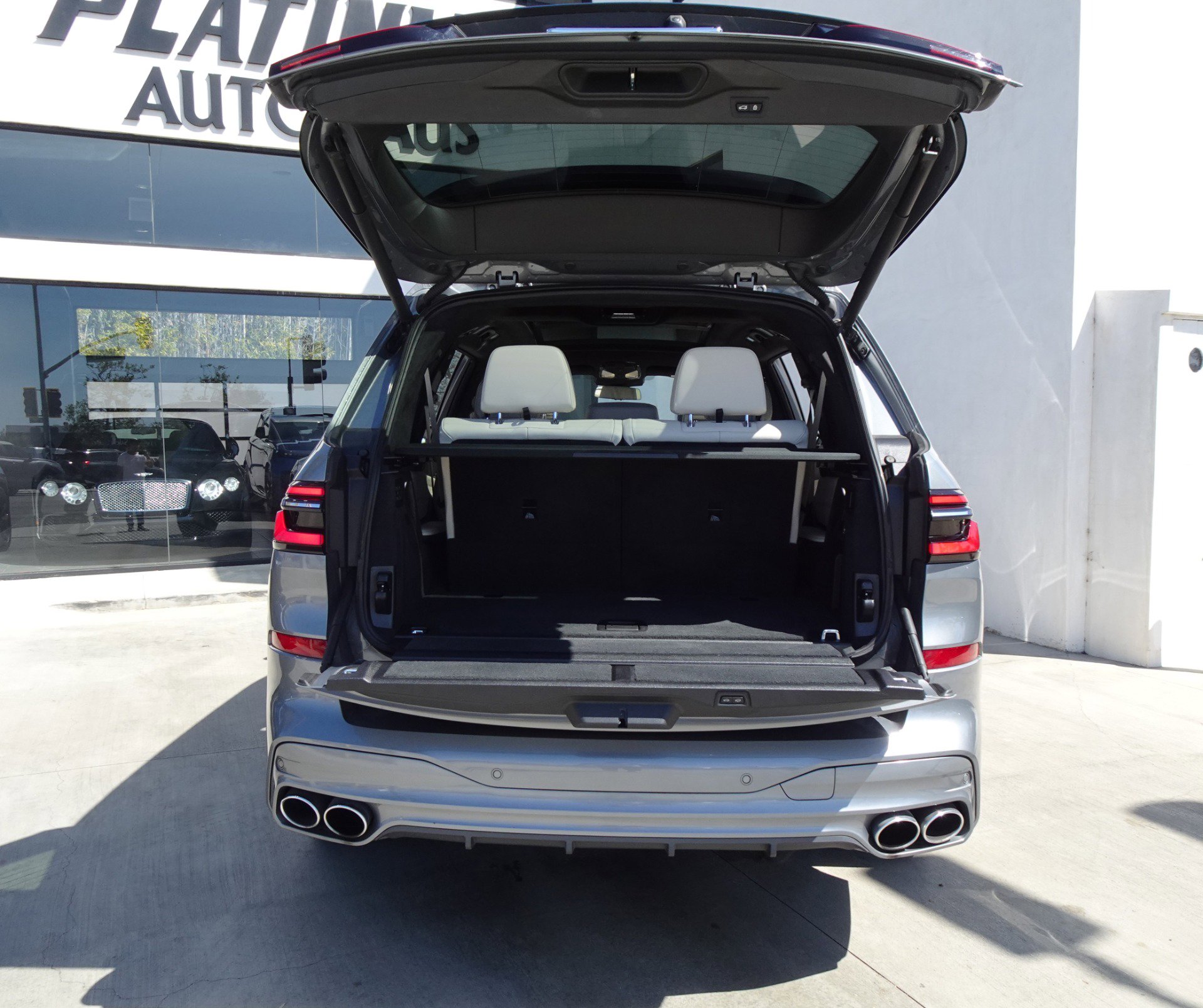 Used 2023 BMW ALPINA XB7 AWD/4WD image 6