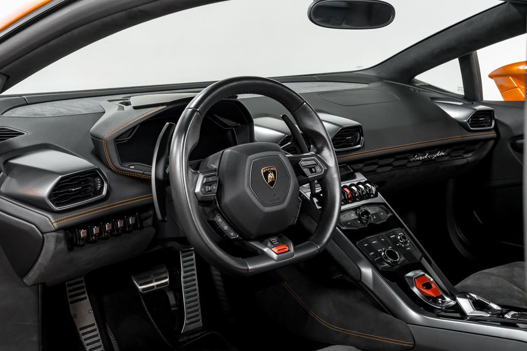 Used 2015 Lamborghini Huracan LP 610-4 image 12
