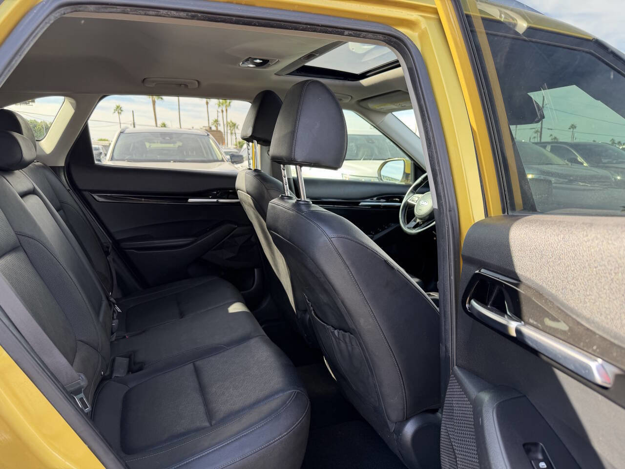 Used 2021 Kia Seltos SX w/ SX Sunroof Package image 32