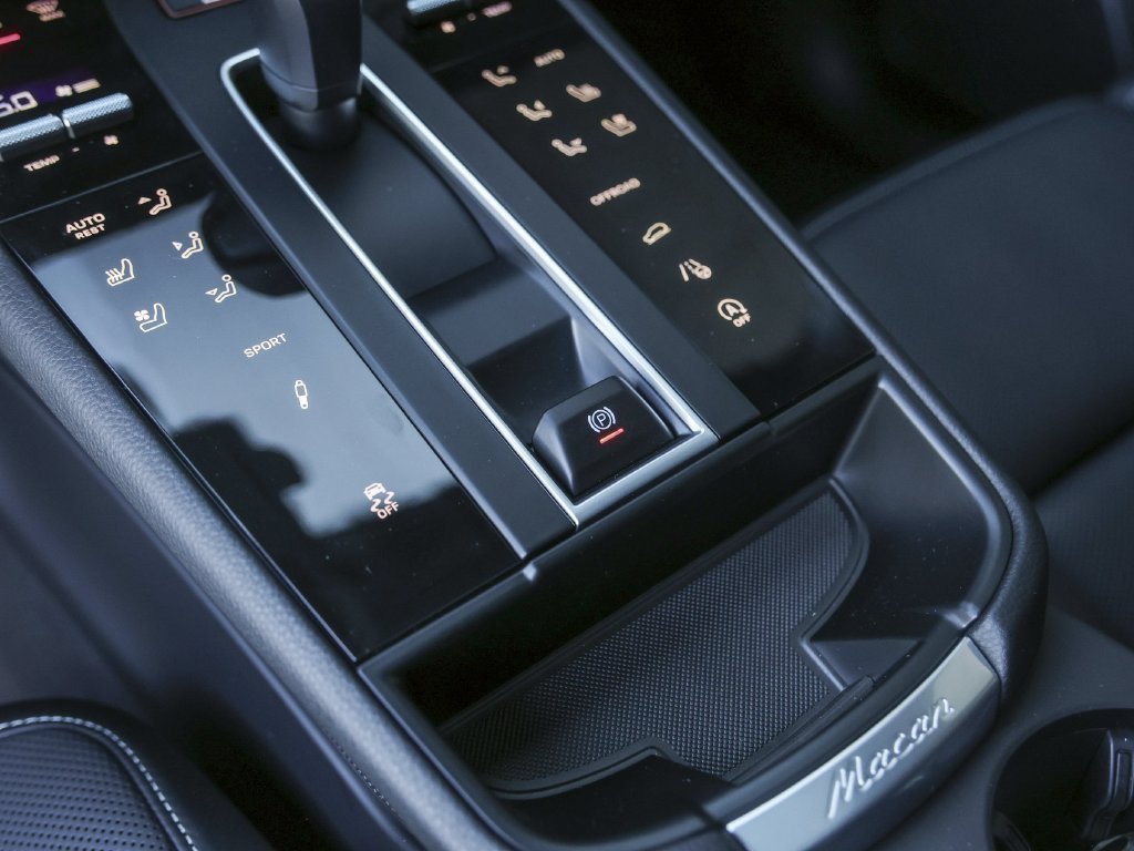 Certified 2026 Porsche Macan S AWD/4WD image 29