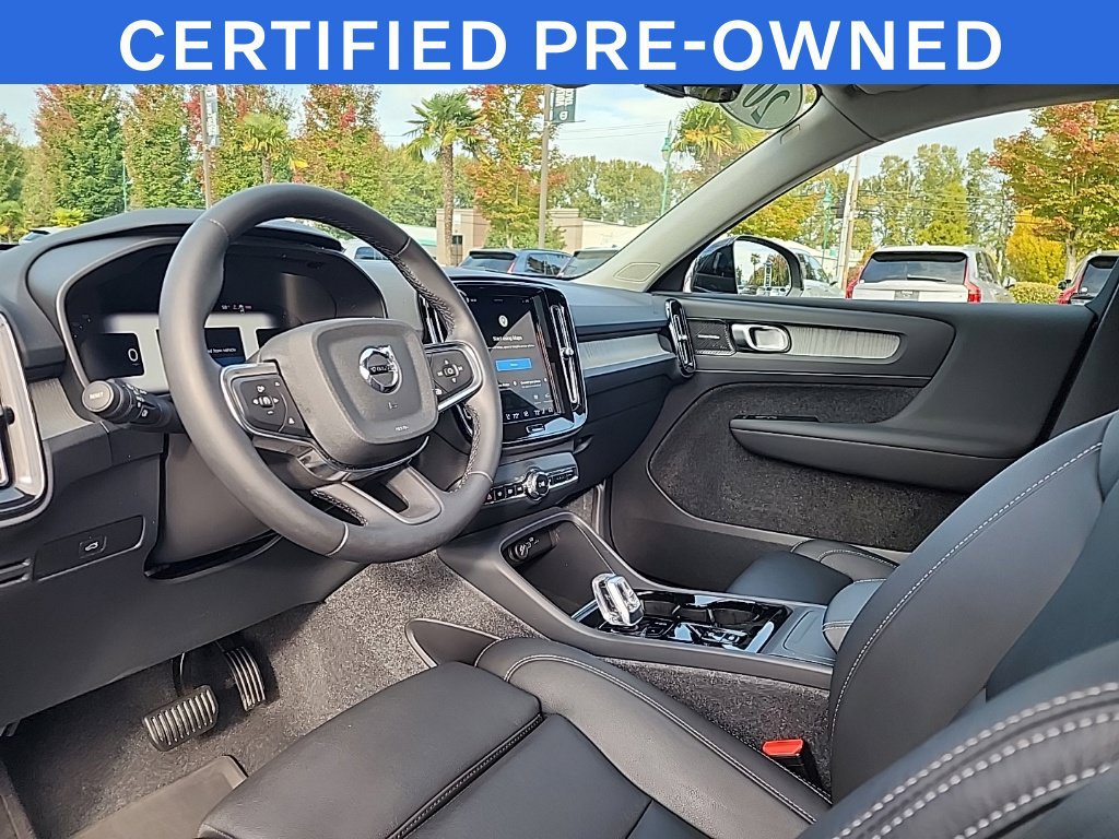 Used 2024 Volvo XC40 B5 Plus w/ Protection Package Premier AWD/4WD image 11