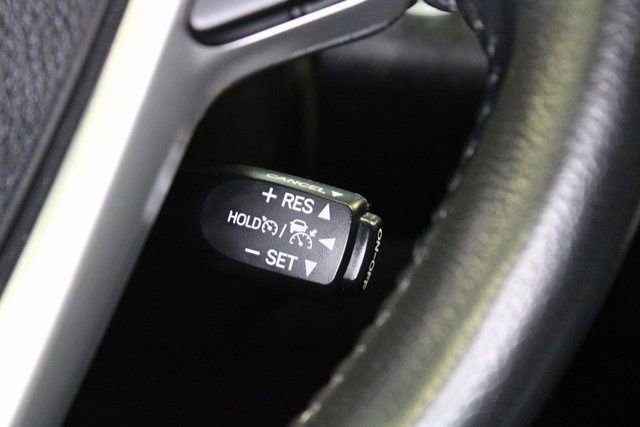 Used 2020 Toyota Sienna SE Premium w/ Nightshade Edition FWD image 15