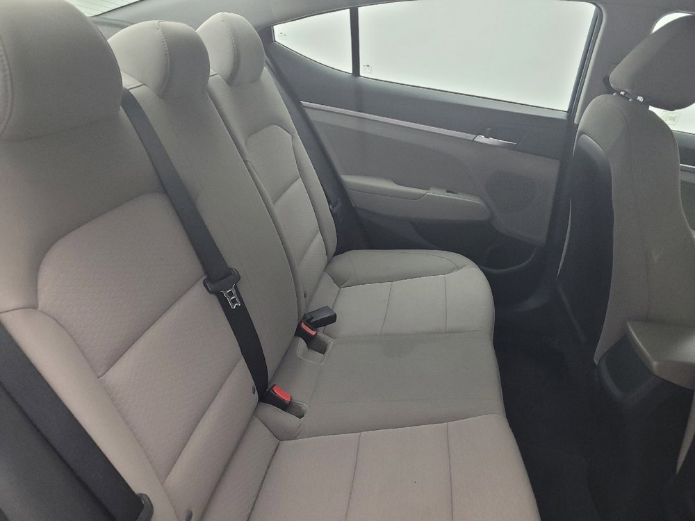 Used 2020 Hyundai Elantra SE image 19