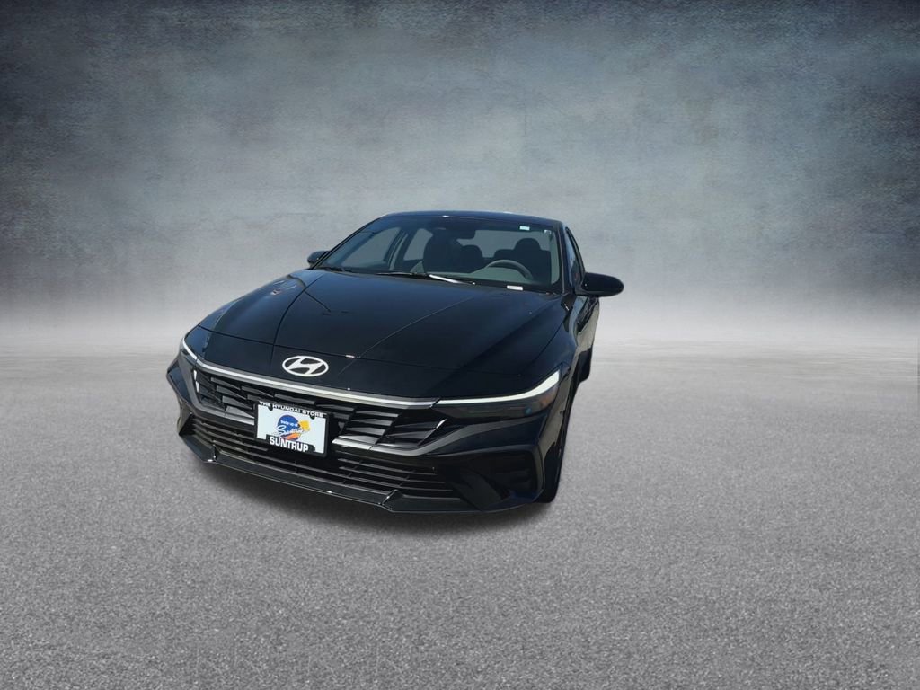 Used 2025 Hyundai Elantra Sport image 7