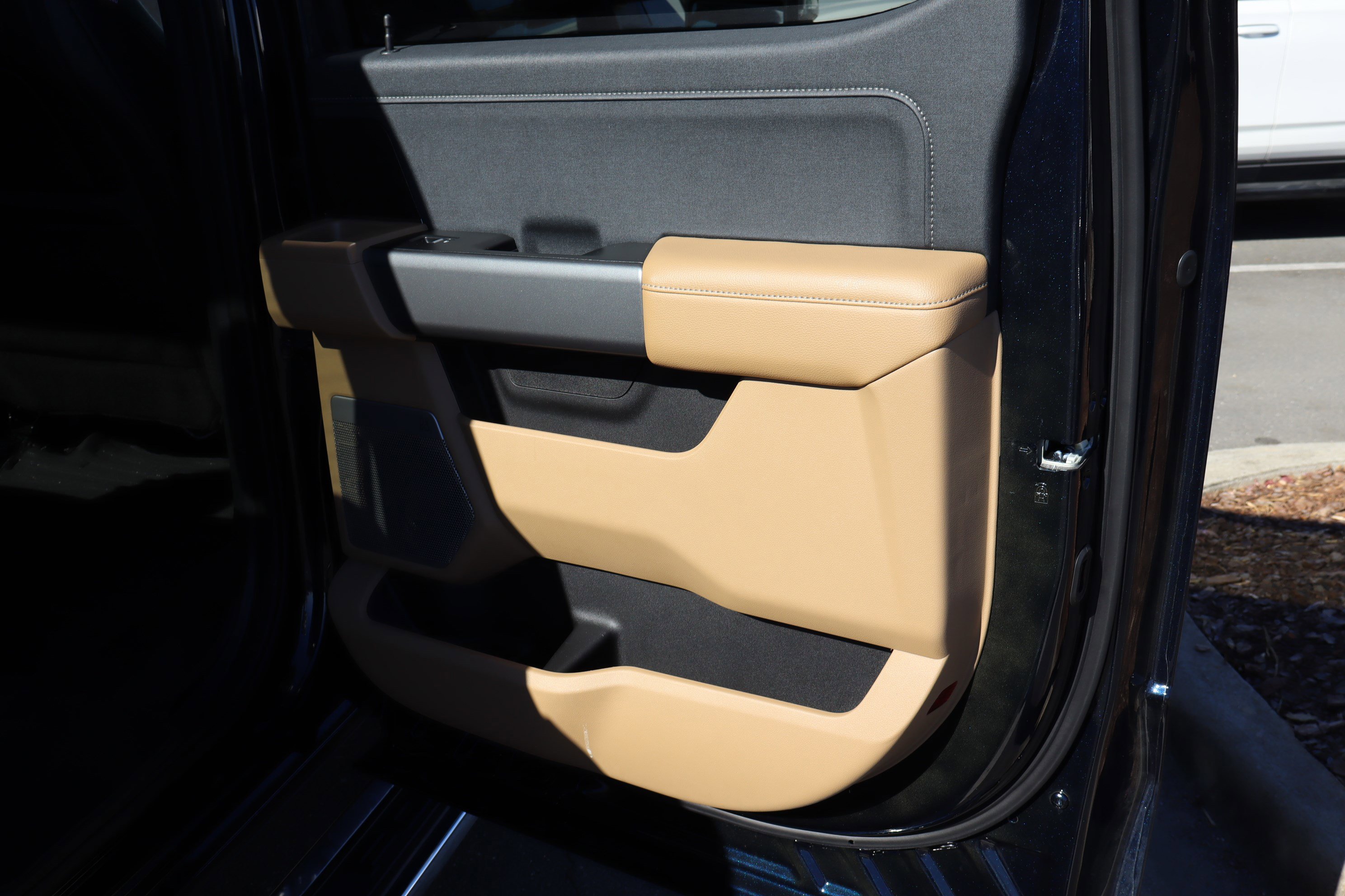 Used 2025 Ford F250 Lariat image 33