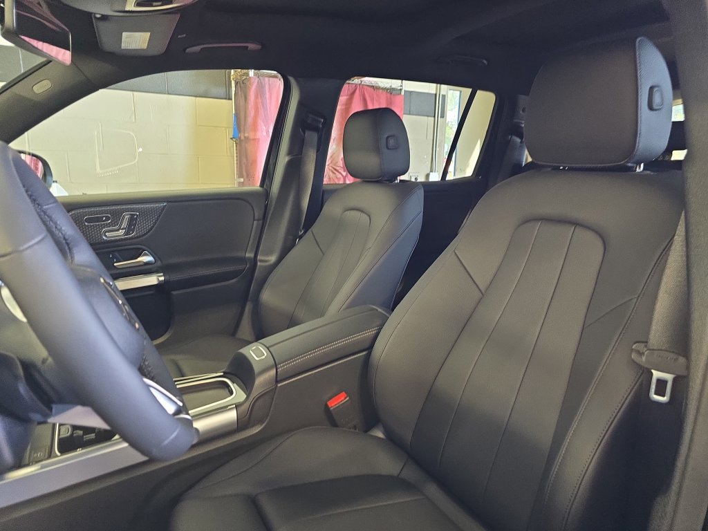 New 2026 Mercedes-Benz GLB 250 image 16