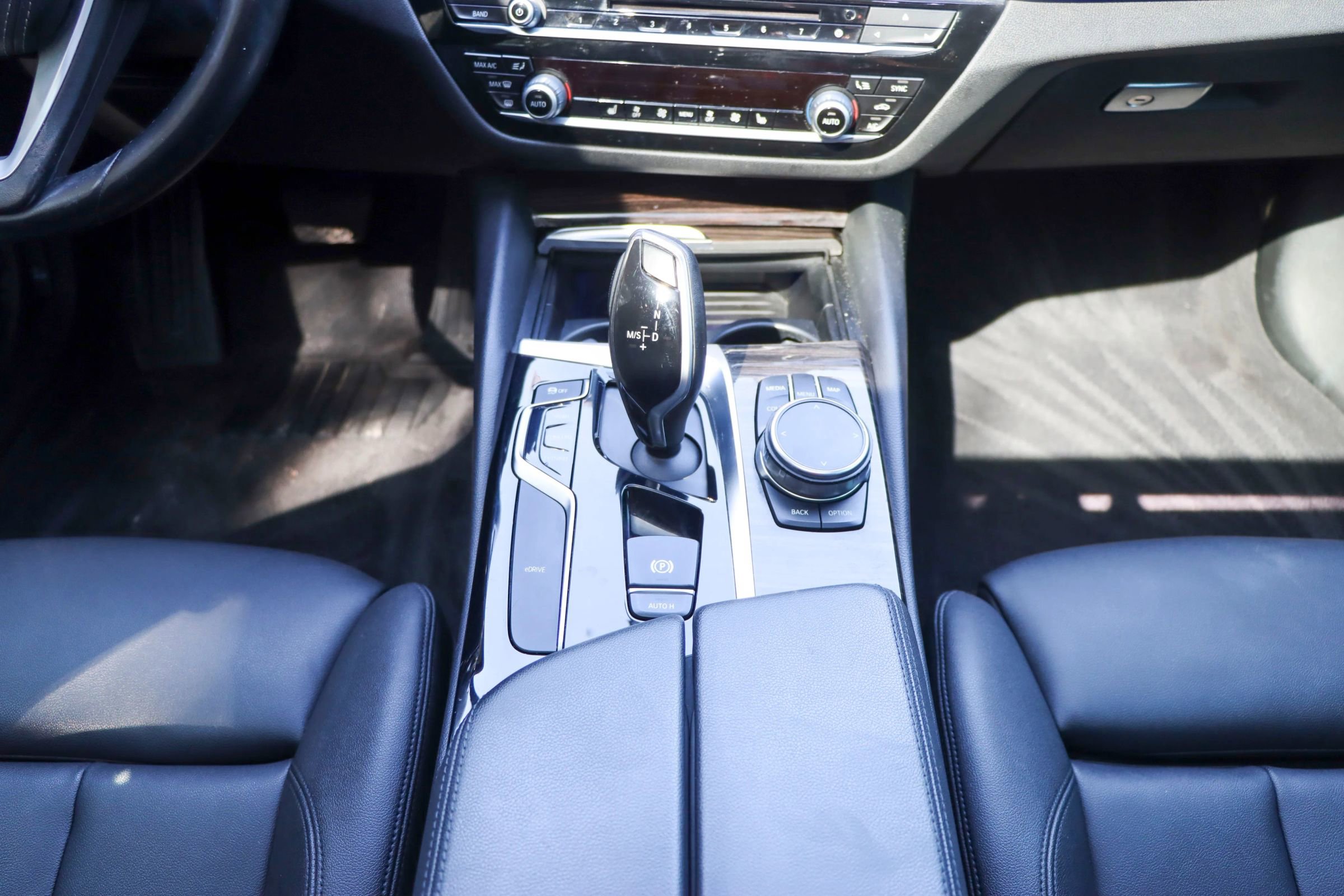 Used 2018 BMW 530e image 27