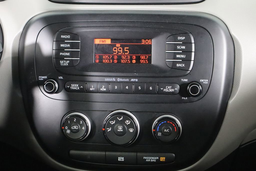 Used 2015 Kia Soul + image 24